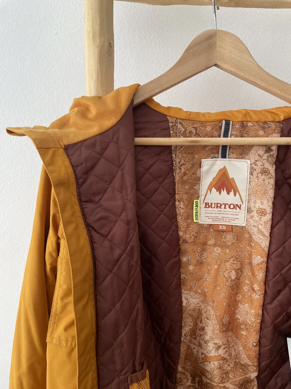 Campera Burton - Vista 4
