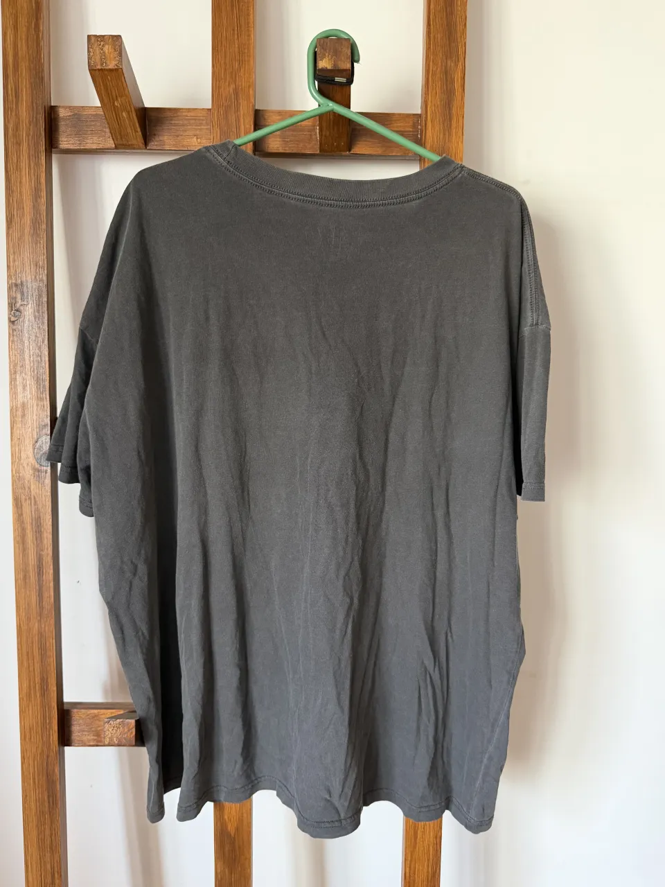 Remera Forever 21 + - Vista 2