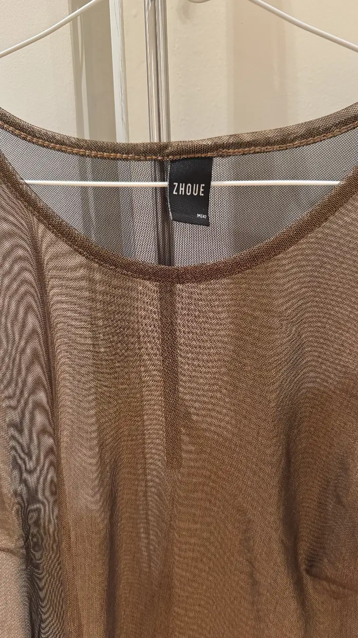 Remera ZHQUE - Vista 2