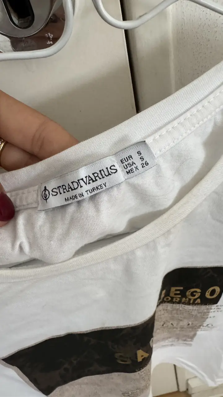 Remera Stradivarius - Vista 3