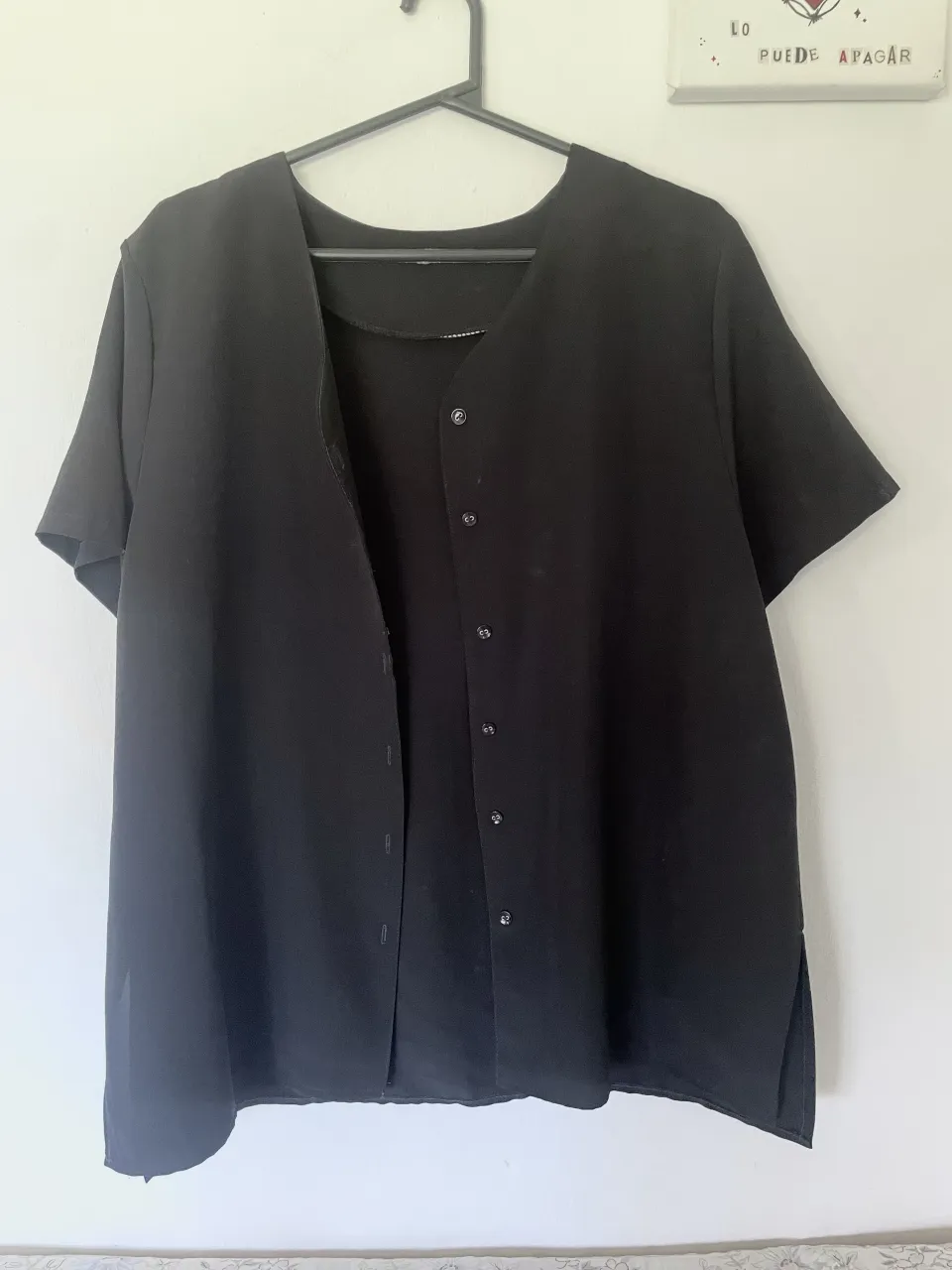 Camisa
No se como explicar la tela pero es tela de vieja 😂