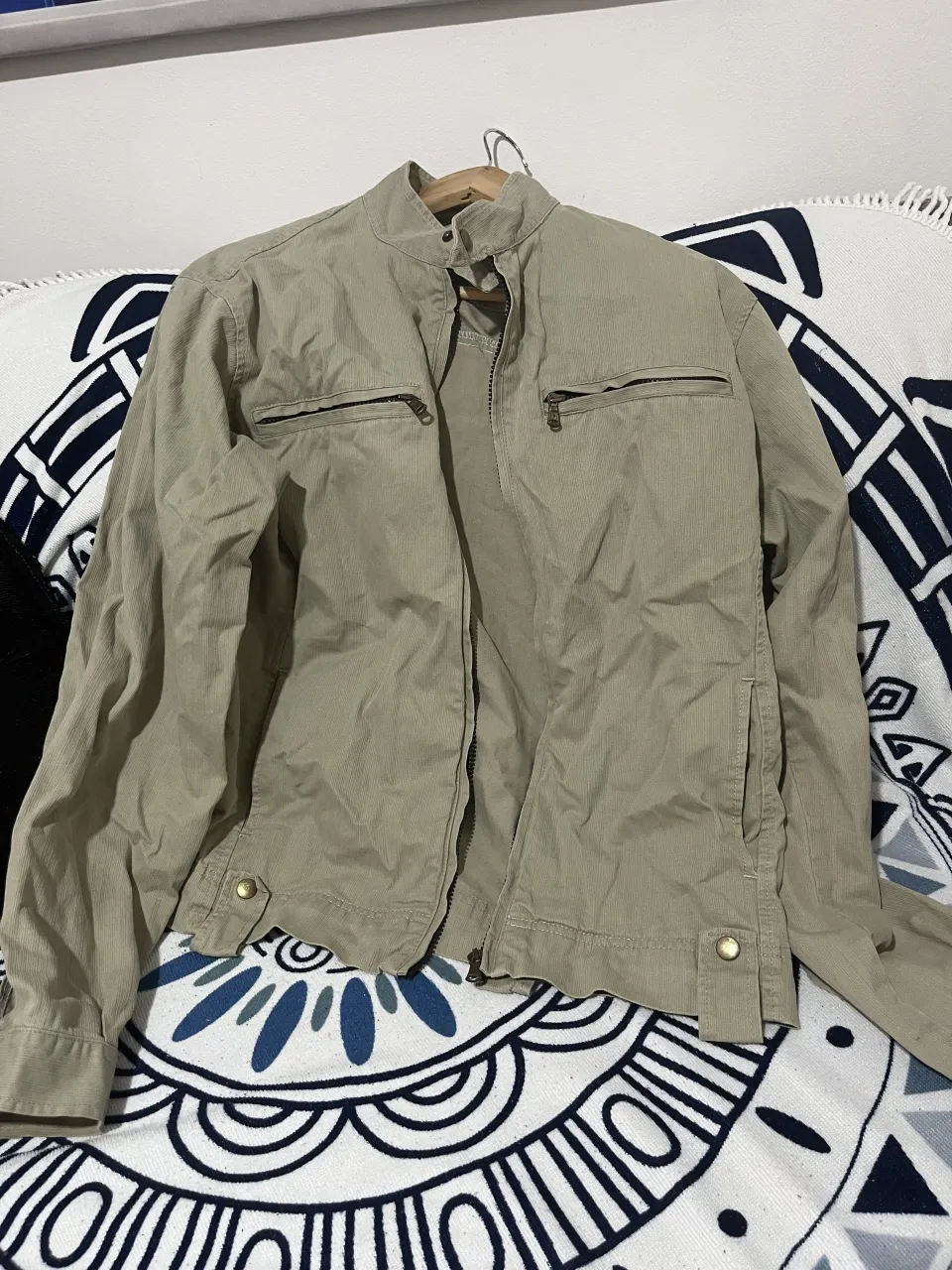 Campera Bad redition - Vista 2