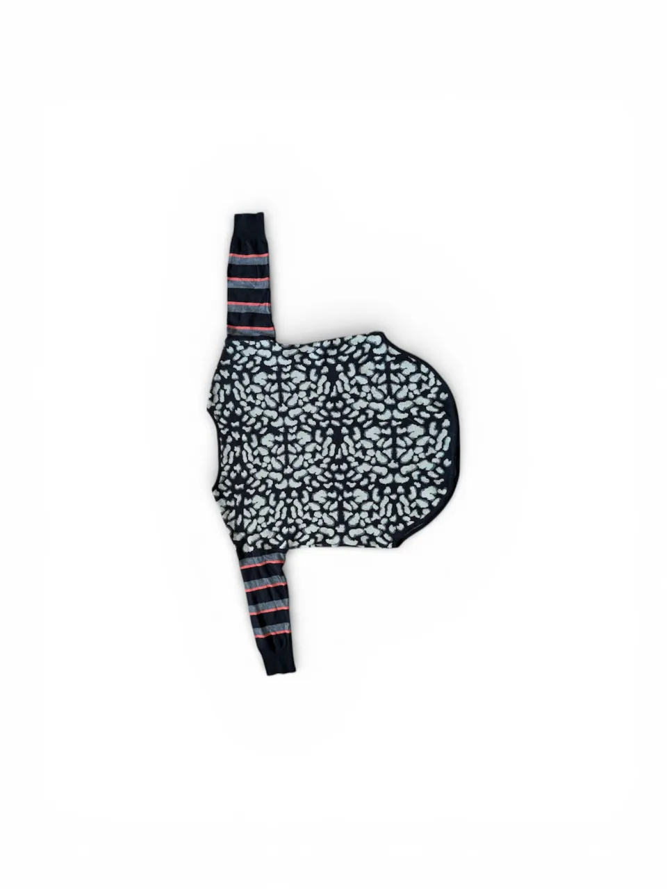 Sweater Basement Collection - Vista 2