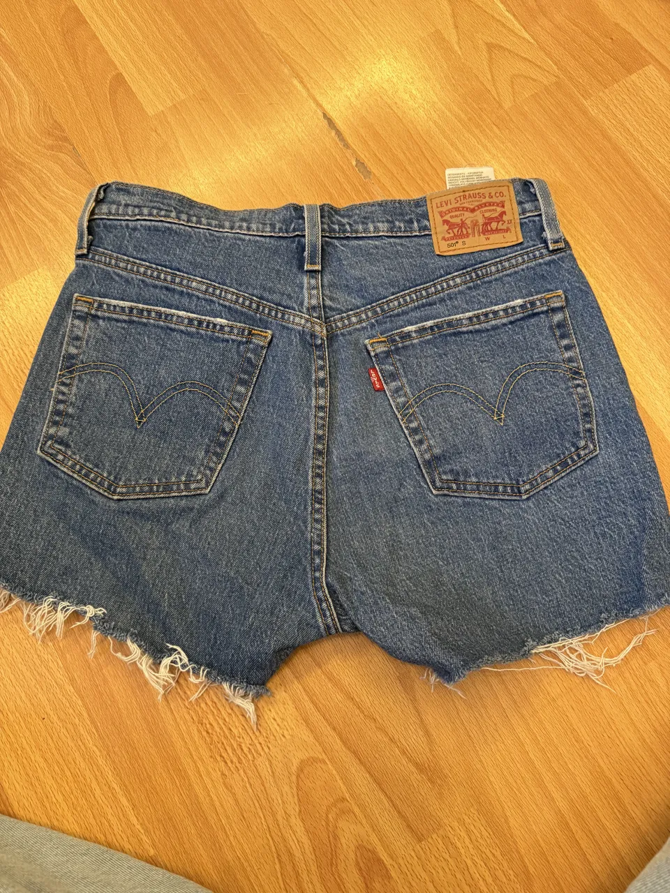 Short Levi's - Vista 2