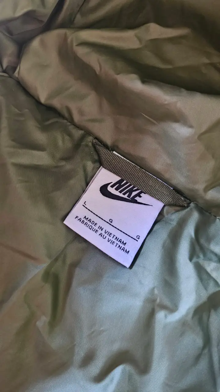 Campera Nike - Vista 2