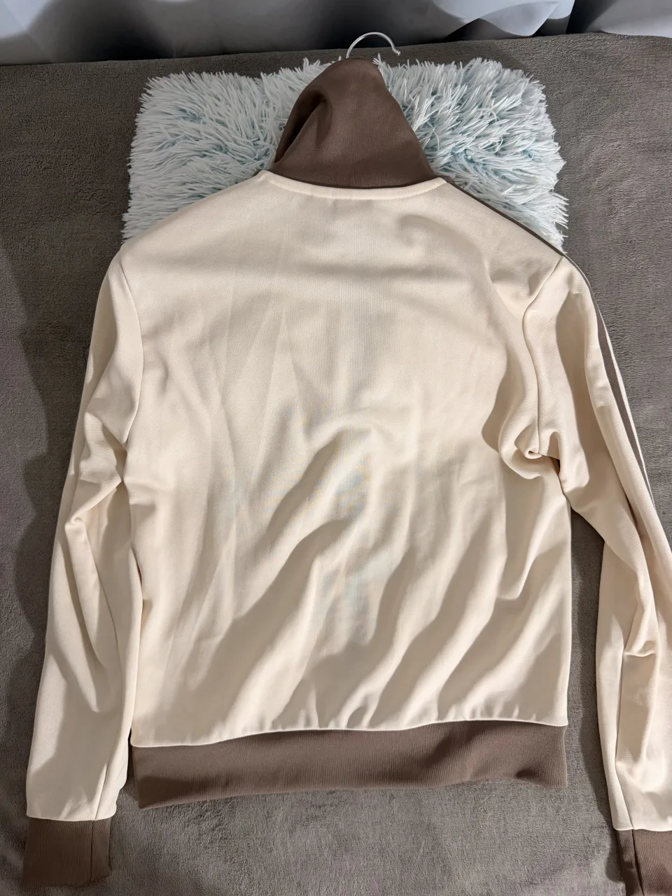 Buzo adidas - Vista 2