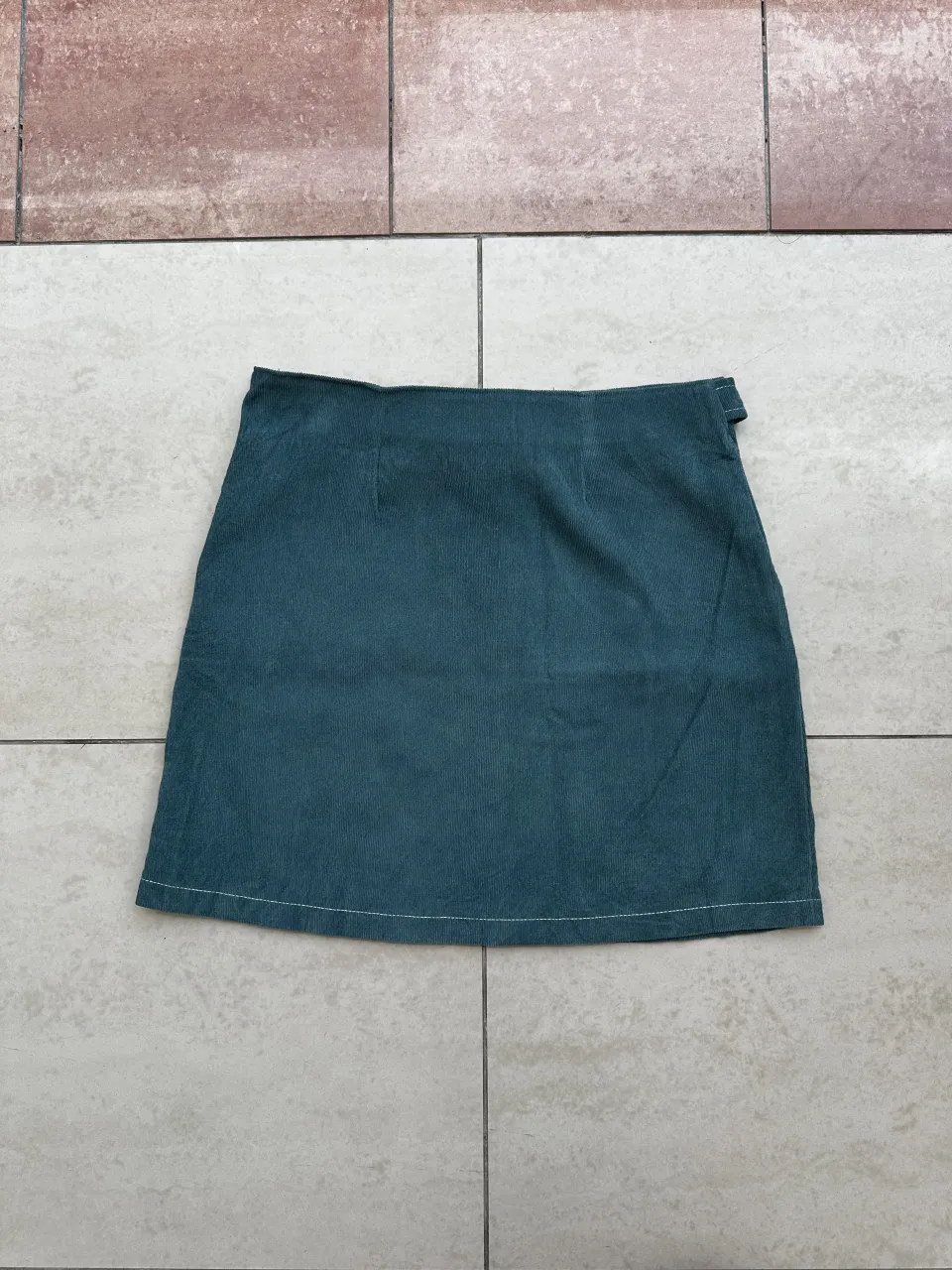 Pollera A ≠ - Vista 2