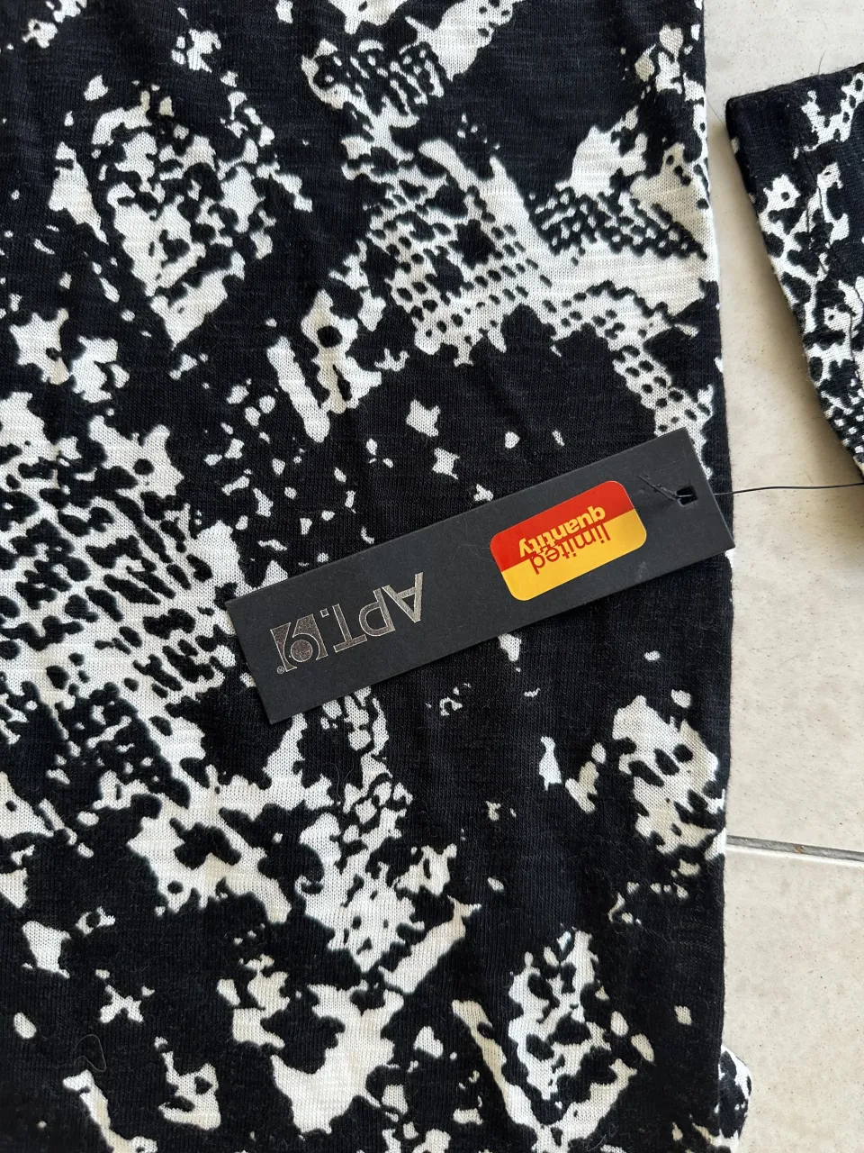 Remera Apt.9 - Vista 2