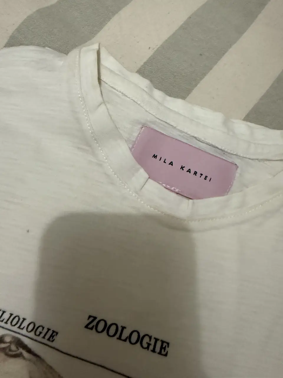 Remera Mila Kartei - Vista 2
