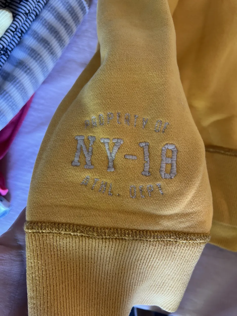 Buzo Abercrombie & Fitch - Vista 4