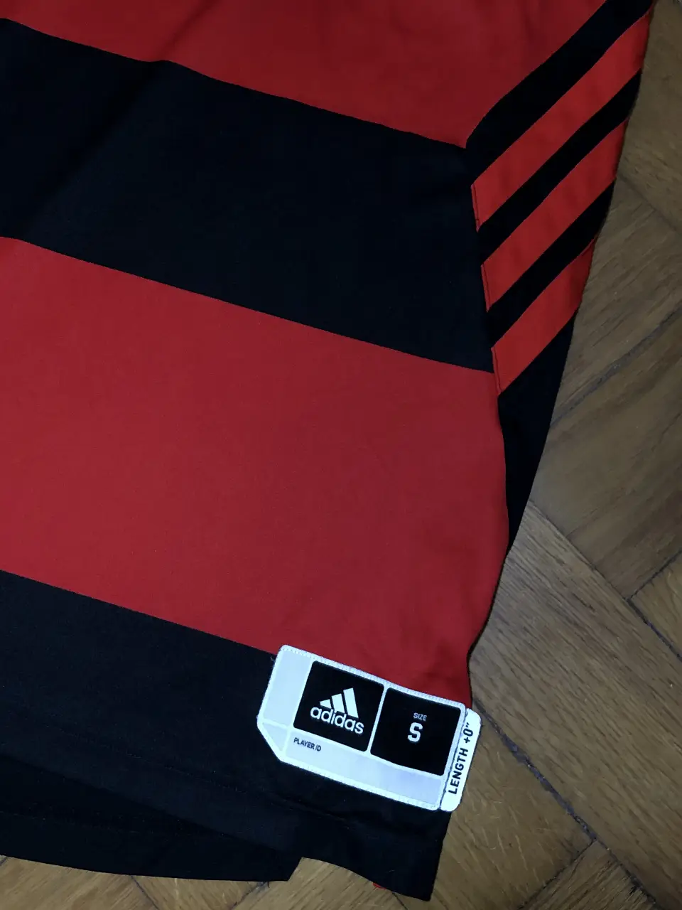 Camiseta adidas - Vista 4