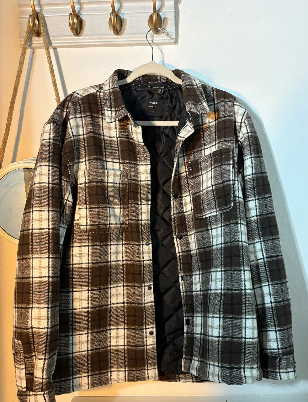 Camisa a cuadros de hombre, con forro interior negro. Ideal para el invierno.