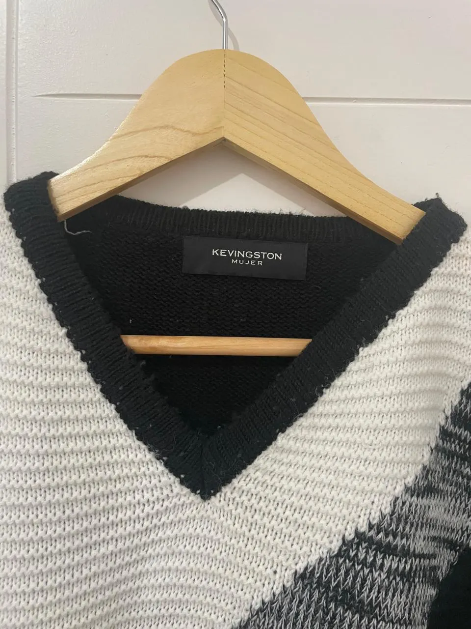 Poncho Kevingston - Vista 3