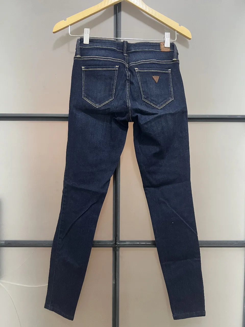 Jean GUESS - Vista 2