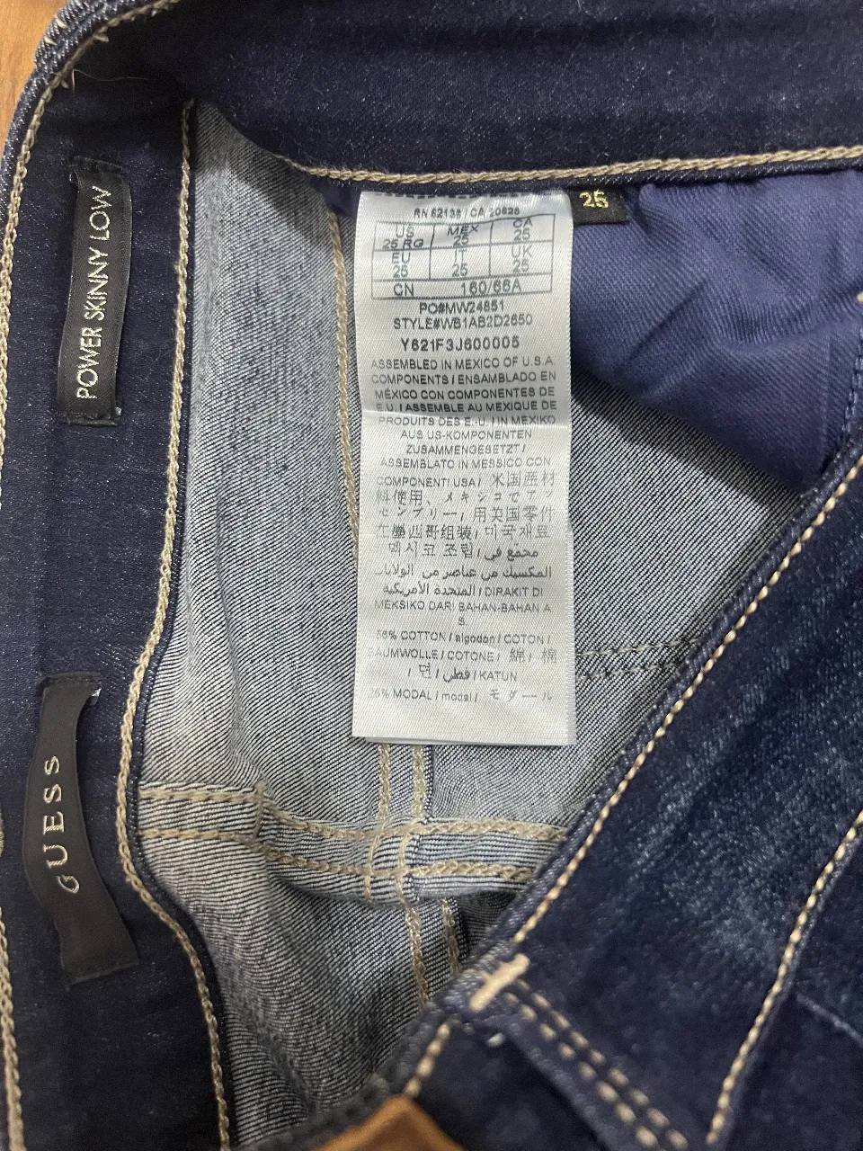 Jean GUESS - Vista 5