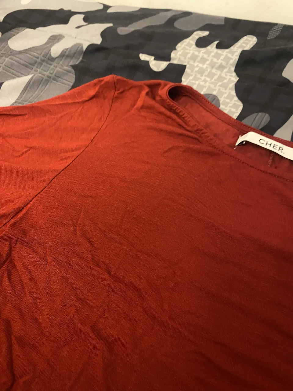 Remera CHER. - Vista 3