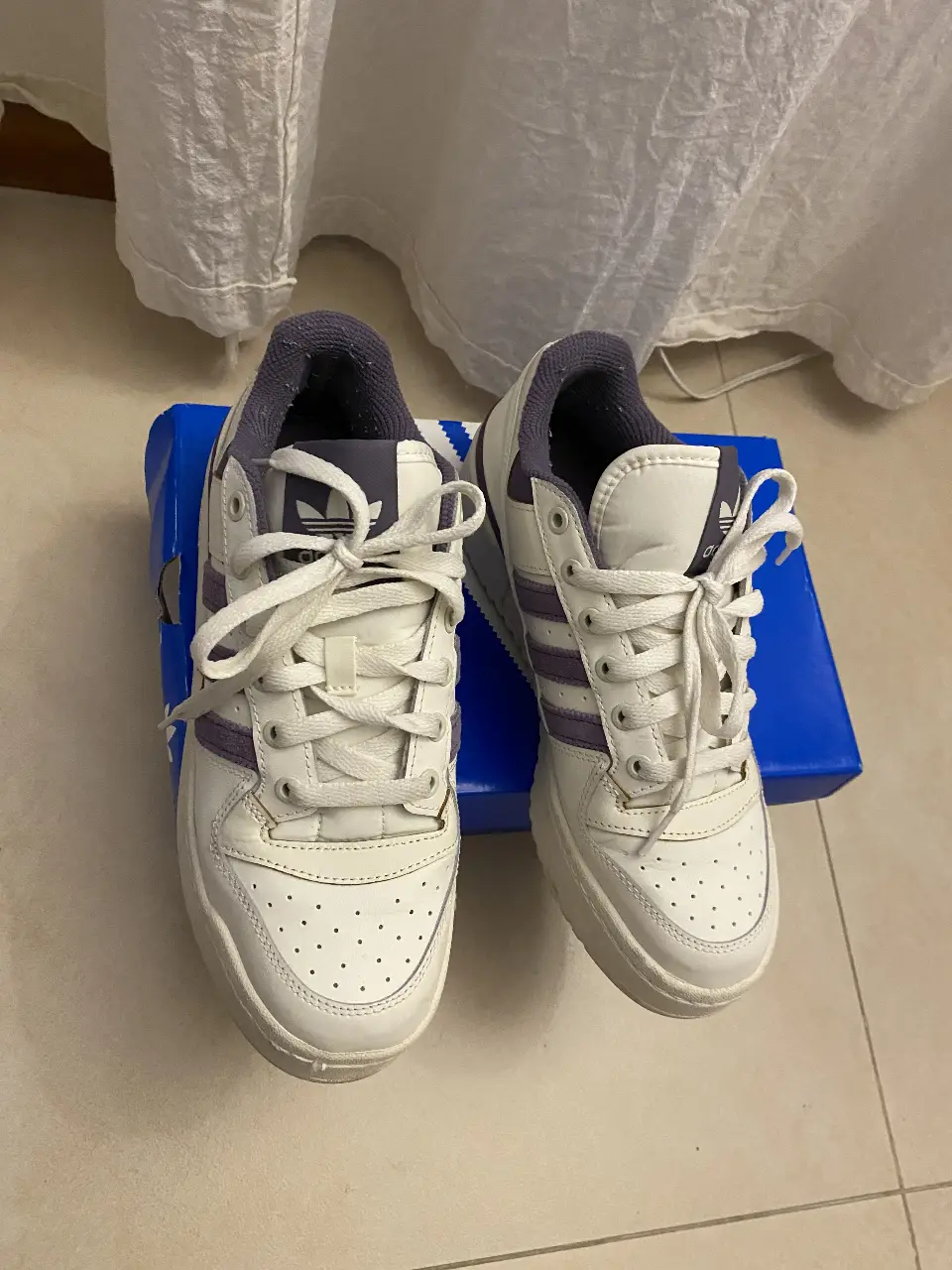 Zapatillas adidas - Vista 2