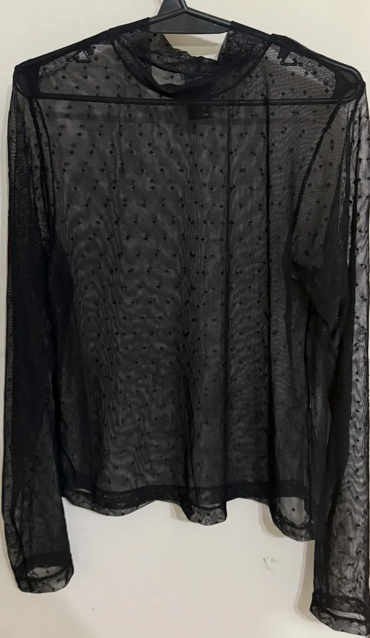 Remera Zhoue - Vista 2