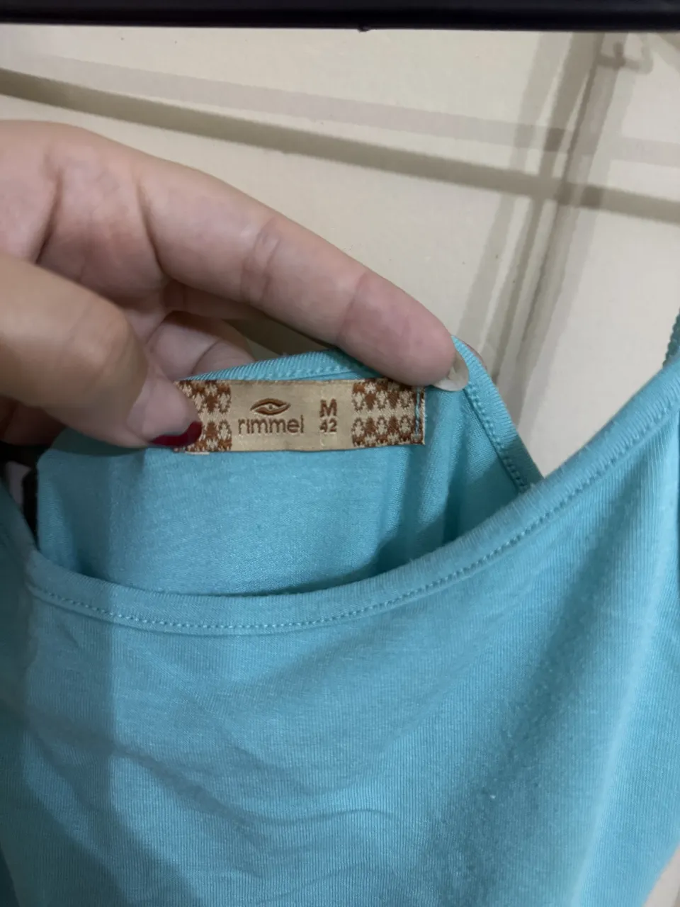 Musculosa Rimmel - Vista 2