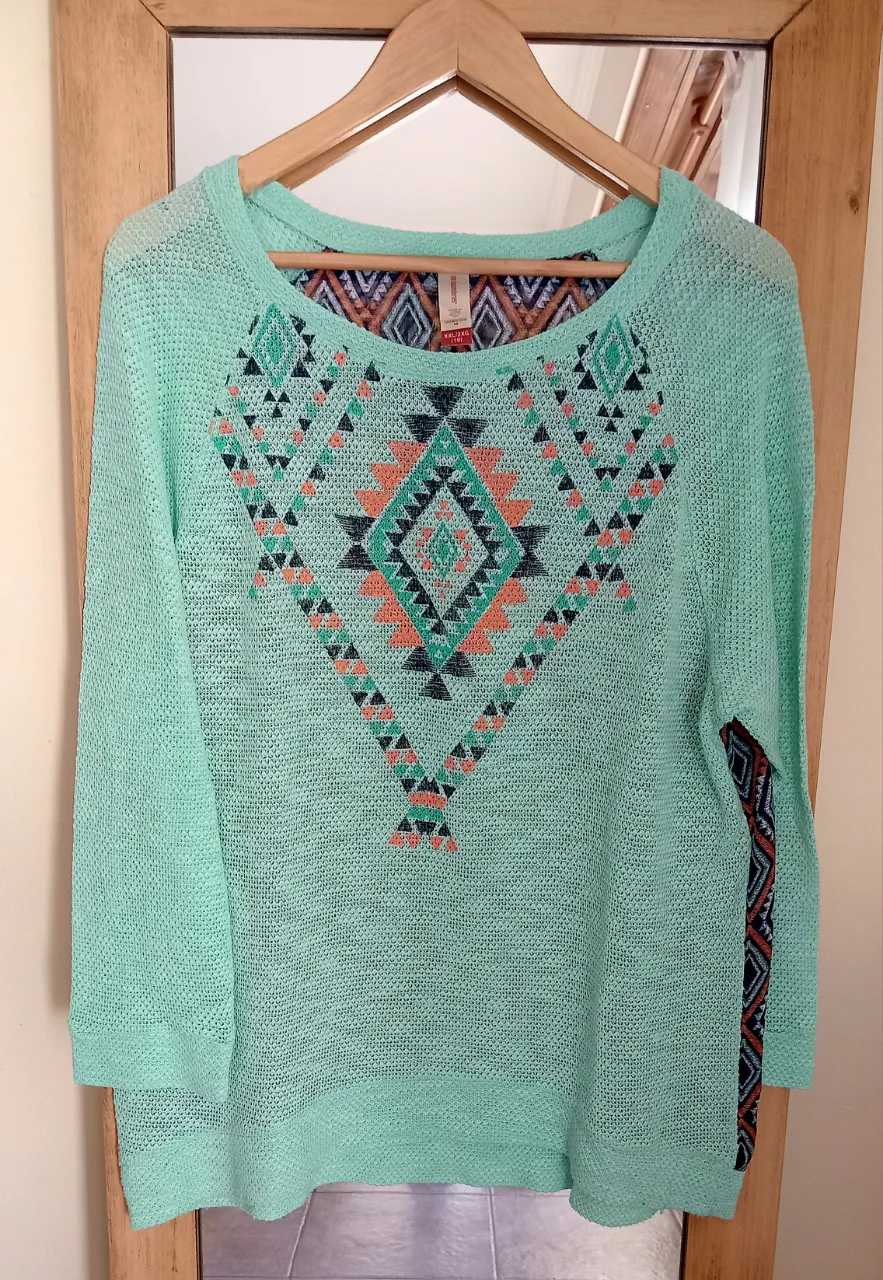 Sweater No Boundaries - Vista 3