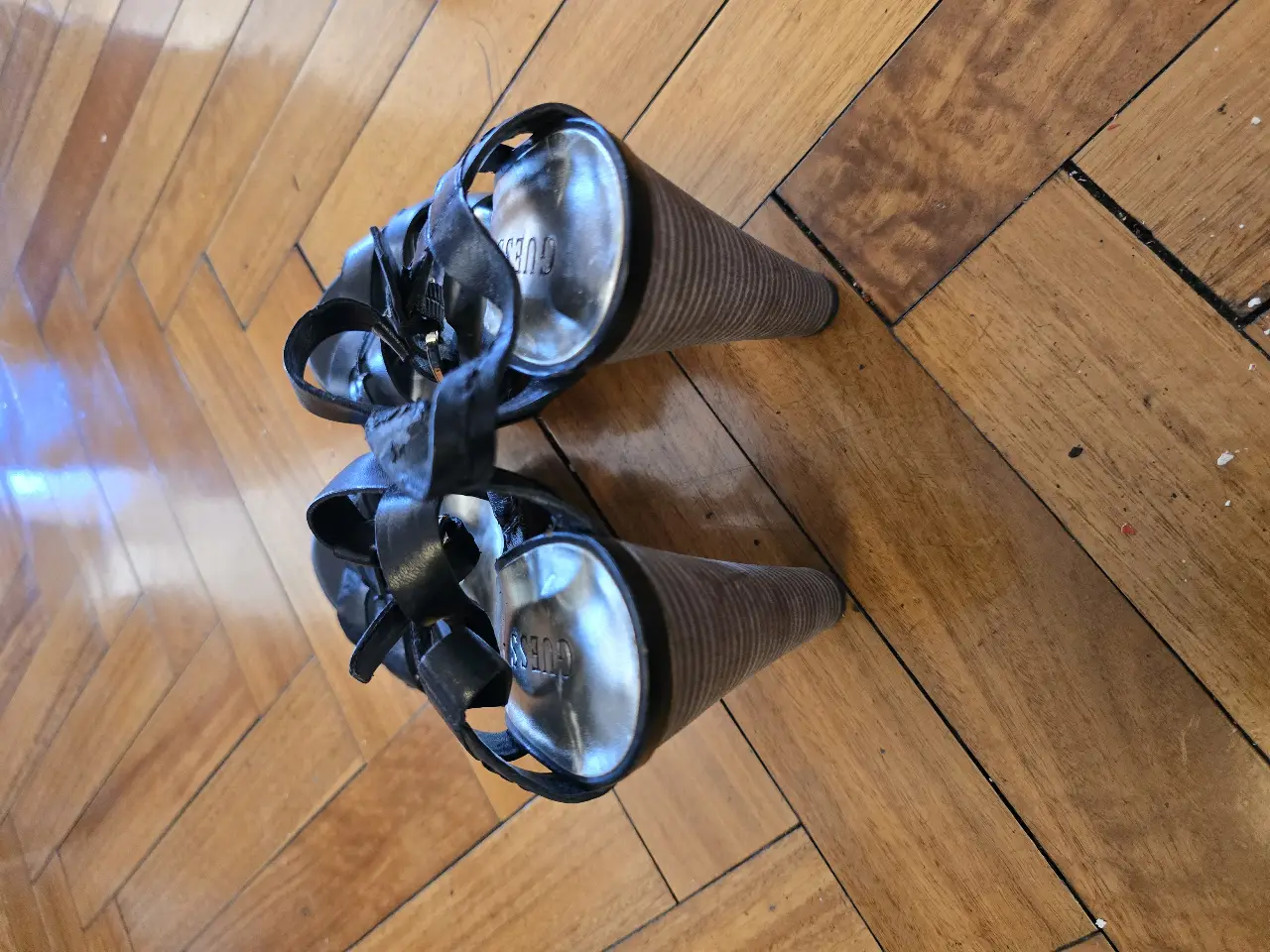 Sandalias GUESS - Vista 2