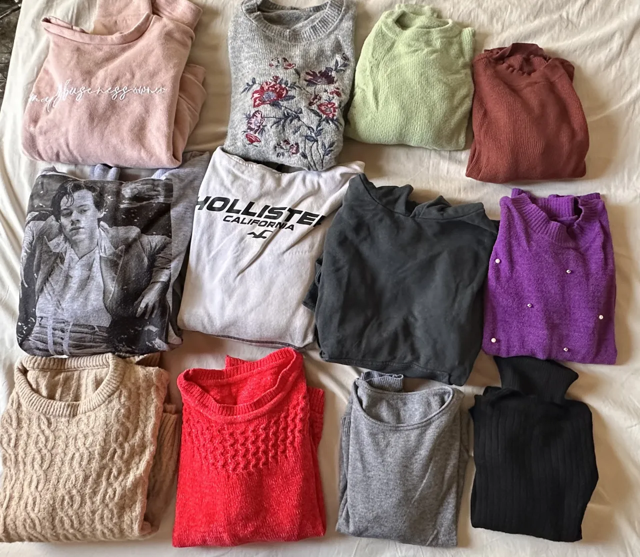 lote de sweaters y buzos, 12 prendas talle 1, el precio es por el lote, alguna prenda puede llegar a tener algun detalle