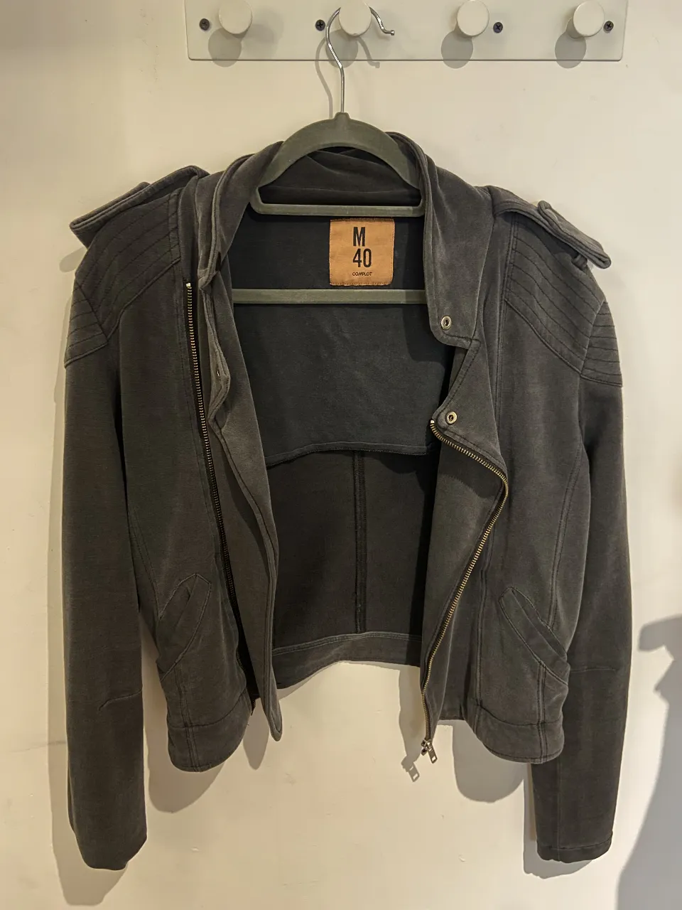 Campera Complot - Vista 2