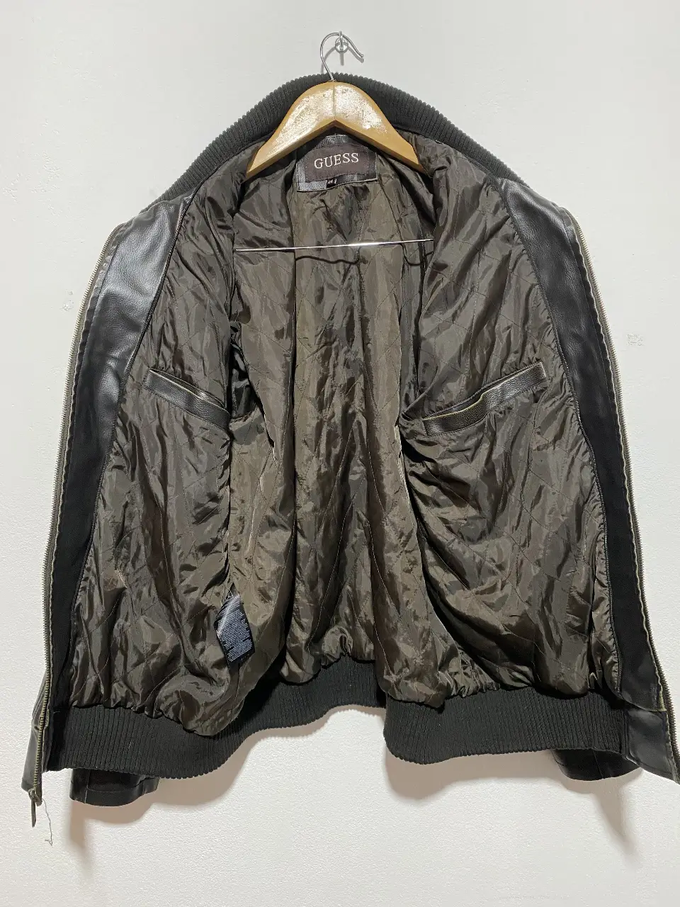 Campera GUESS - Vista 4