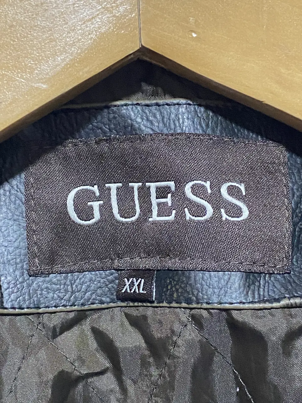 Campera GUESS - Vista 2