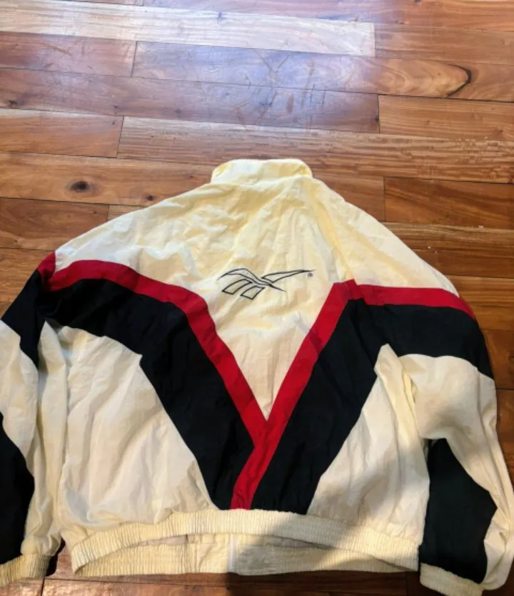 Buzo Reebok - Vista 4