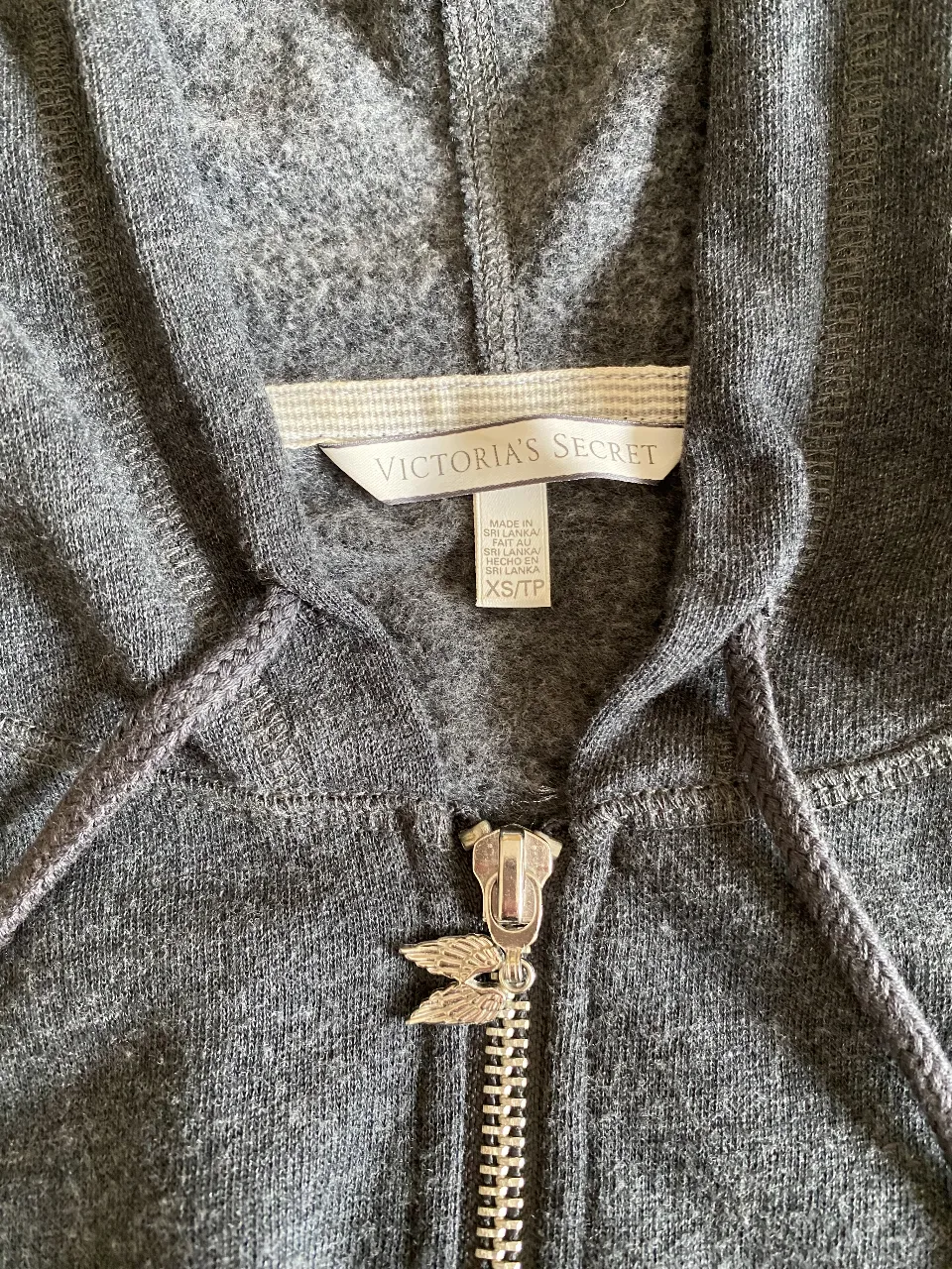 Buzo Victoria's Secret - Vista 3