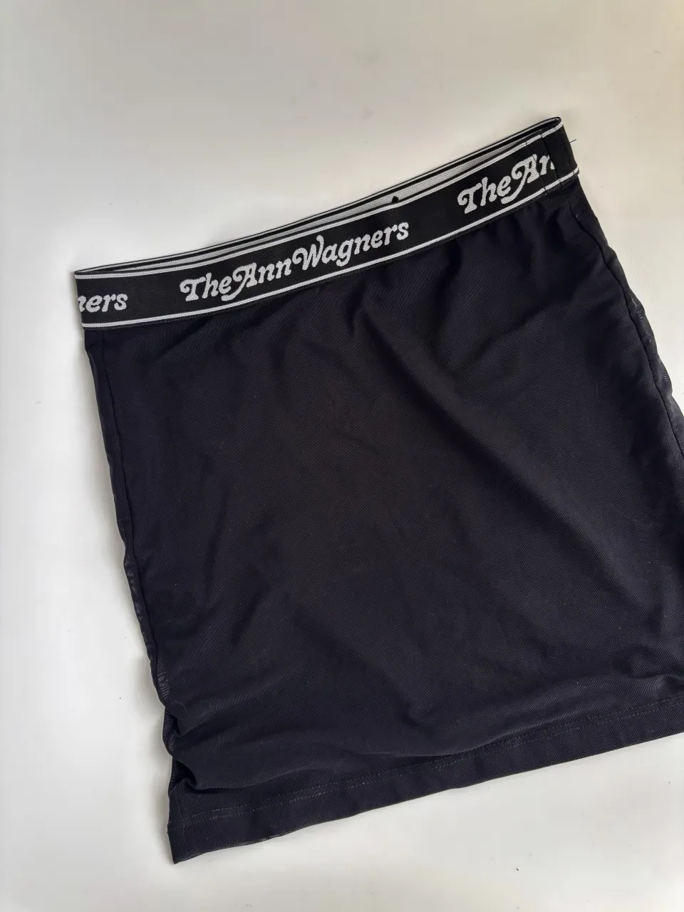 Pollera The Ann Wagners nueva 🖤 es elastizada y va del tiro que quieras

// pollera mini negra black blackmamba bullbenny lovely denim theannwagners