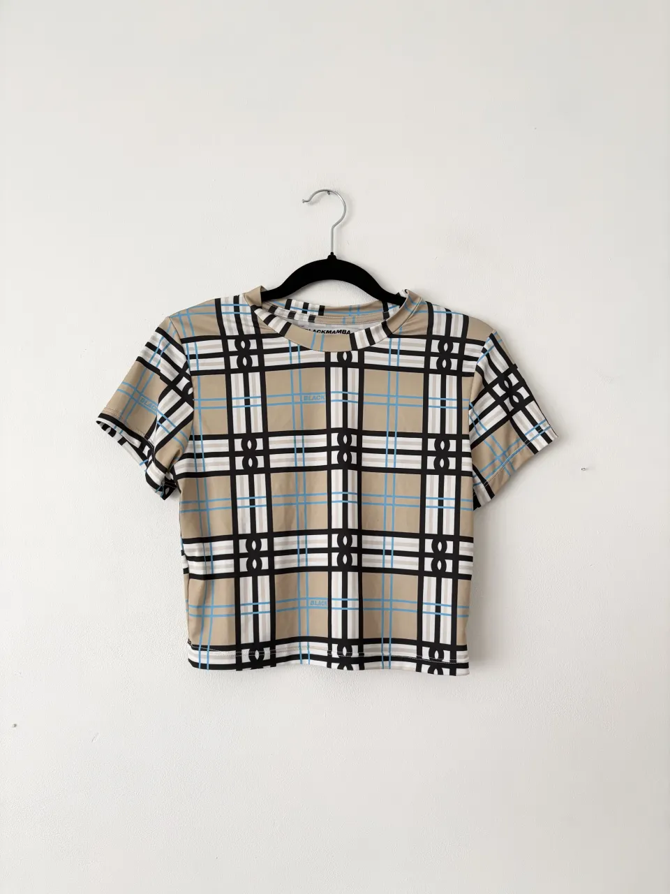 Top blackmamba nuevo🖤Con la iconica estampa monogram. Es elastizado
Hay mas prendas de la marca en mi perfil!

// baby tee manga corta black mamba bullbenny the ann Wagners 