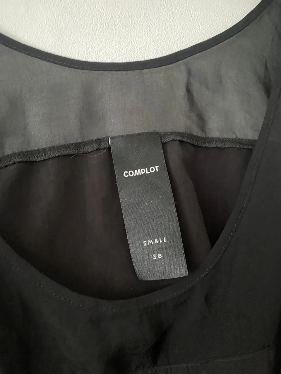 Top Complot - Vista 3