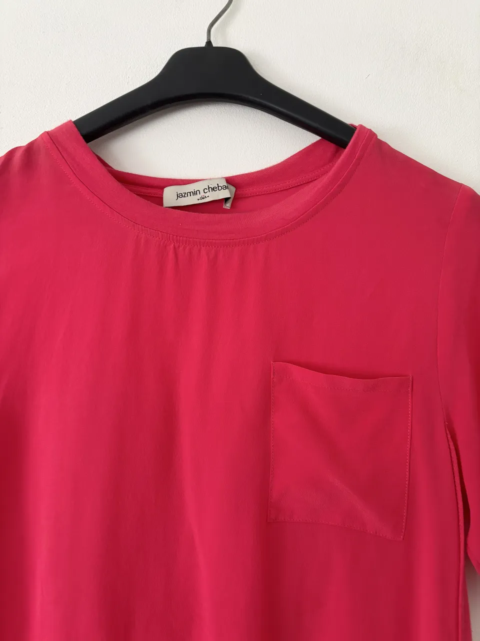 Remera Jazmín Chebar - Vista 2