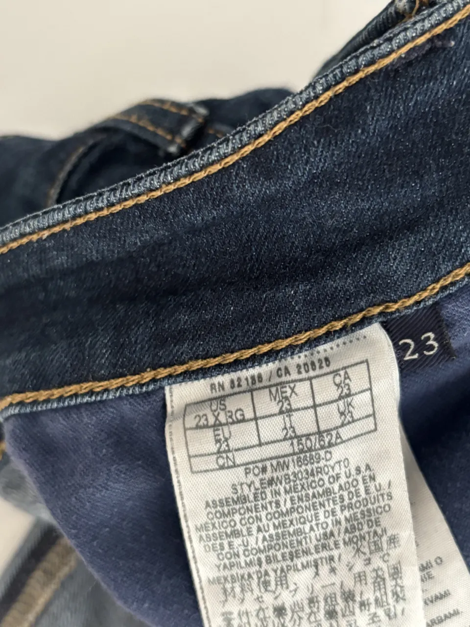 Jean GUESS - Vista 5