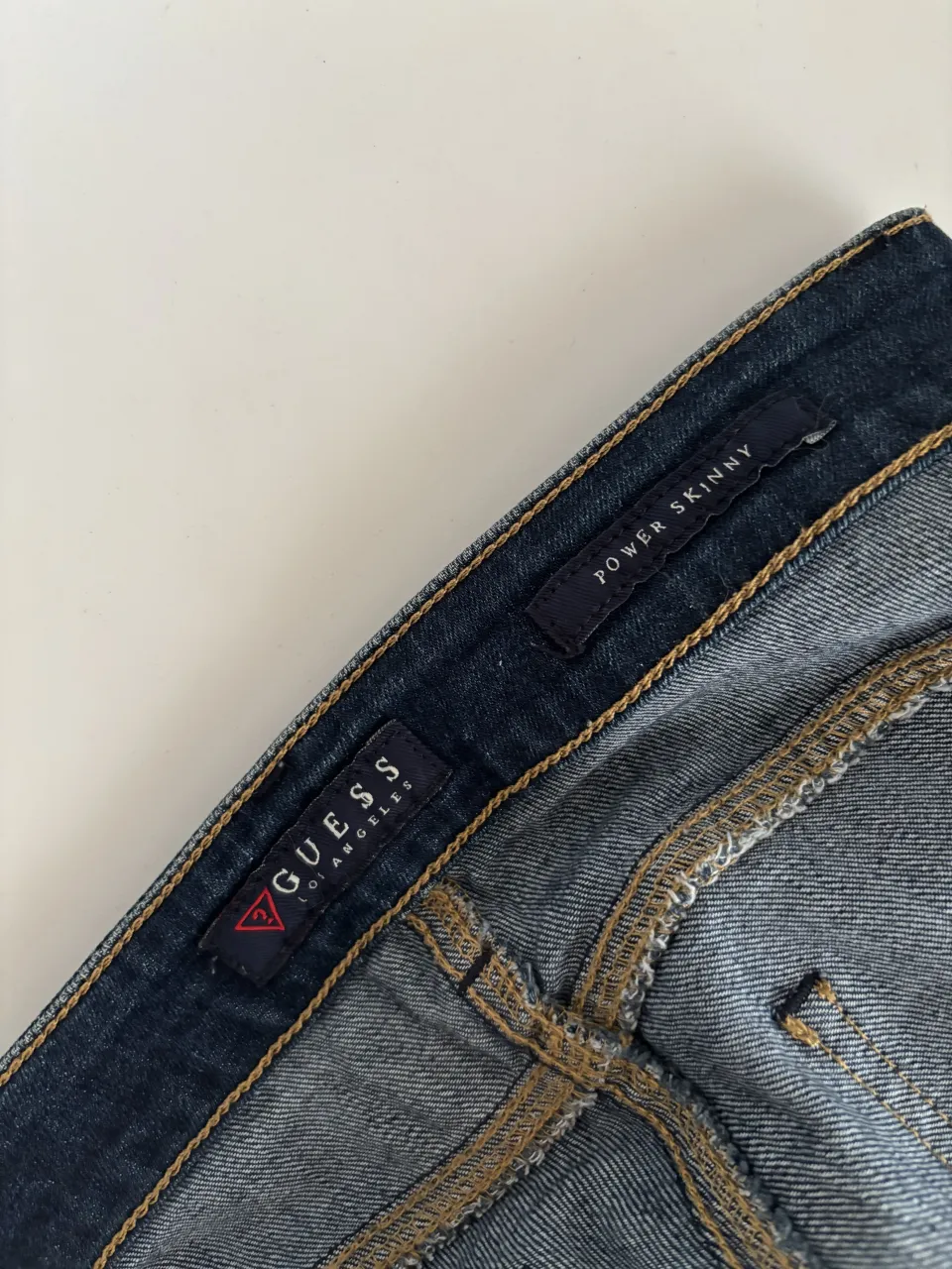 Jean GUESS - Vista 4