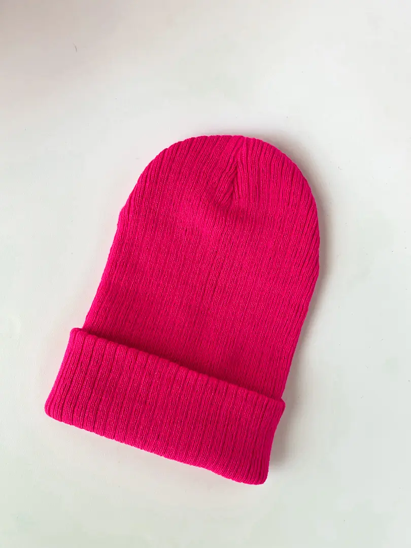  Gorro rosa nuevo! ideal para el invierno. Es elastizado, podes doblarlo y acomodar a gusto. Unisex. + colores disponibles 