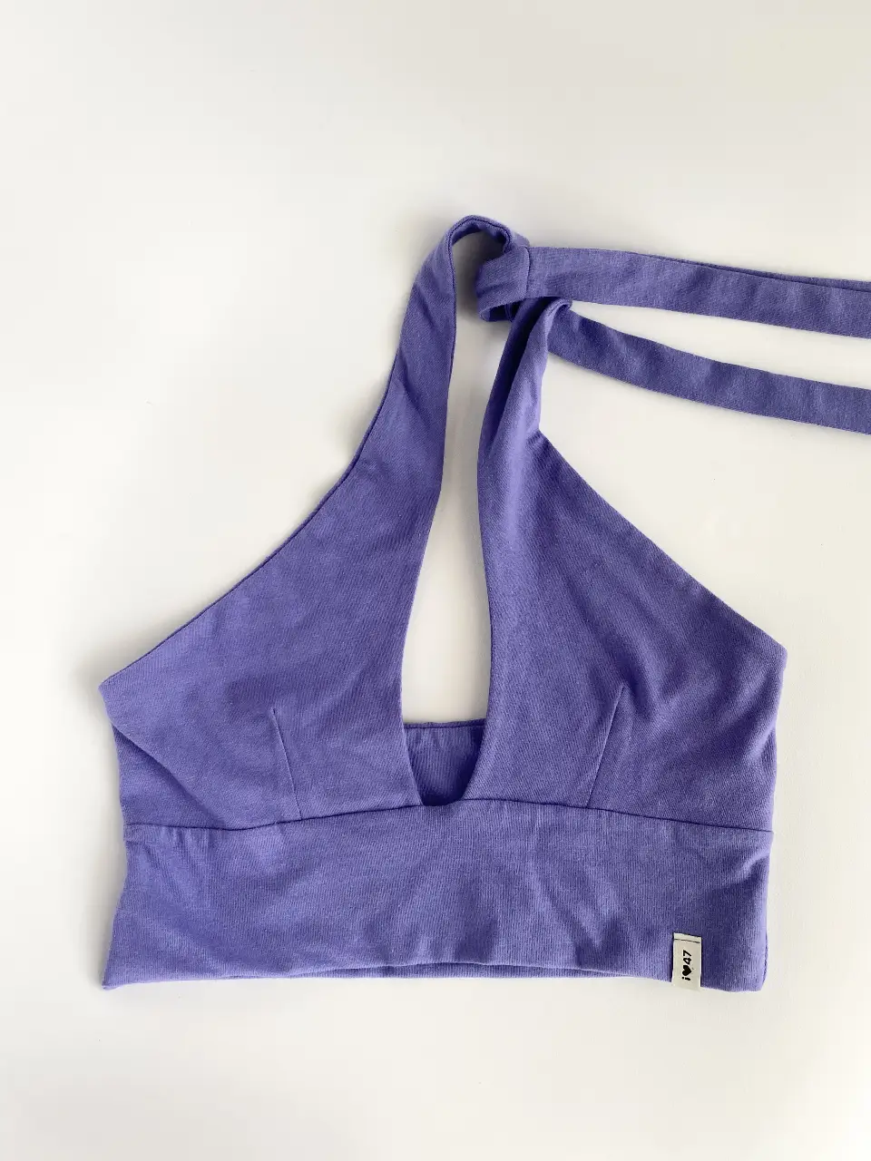 Top halter de color violeta de 47 Street nuevo con diseño cruzado en el frente y espalda descubierta. De algodón, elastiza. Se puede usar de 2 formas diferentes. Va a 80/85/90. hermoso calce❤️‍🔥