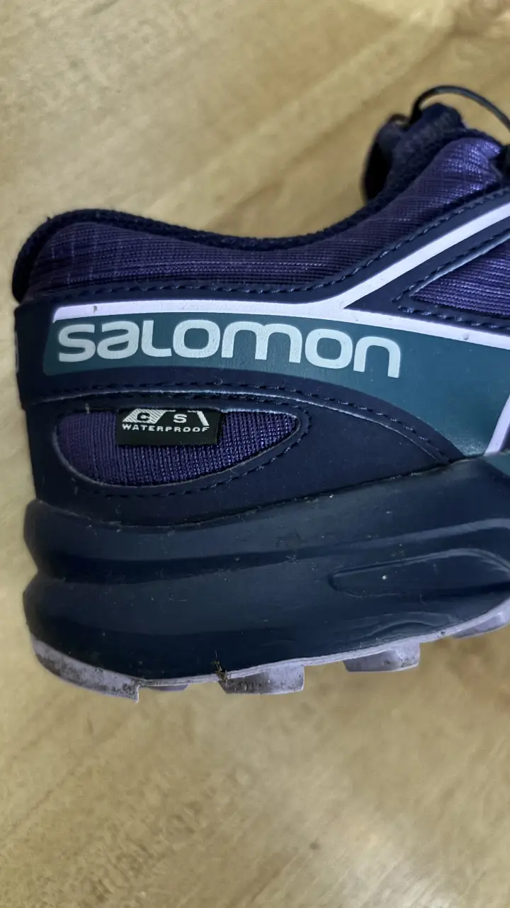 Zapatillas Salomon Speedcross talle 36 Arg para hombre o mujer. Con tecnología waterproof, para running y trail running. compradas en España. 