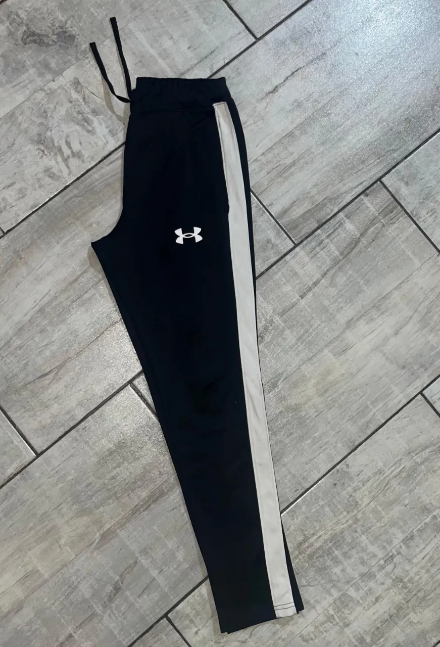 Buzo Under Armour - Vista 3