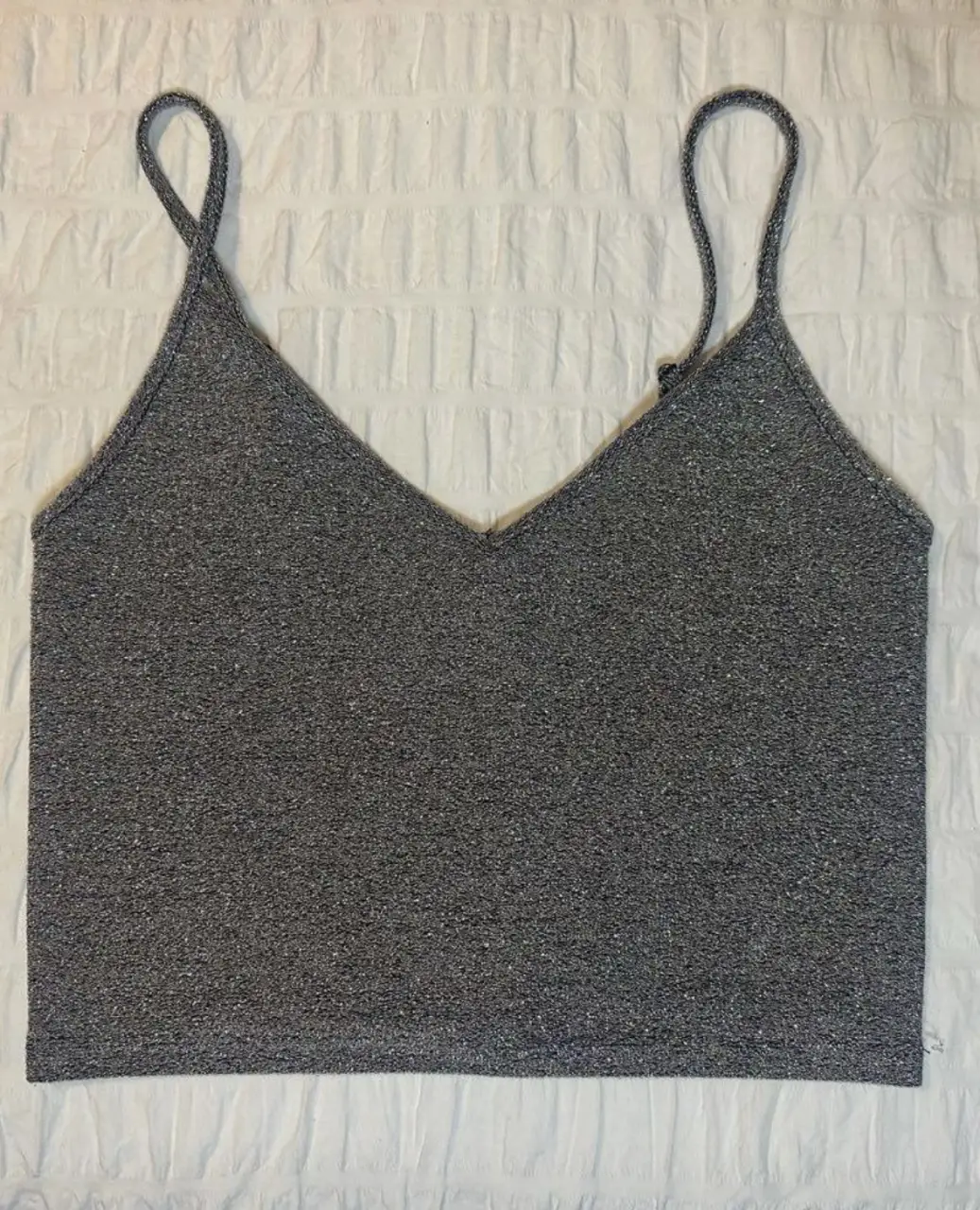 Top de mujer Forever 21, color gris con brillos, talle S. Ideal para salir o usar en eventos.
