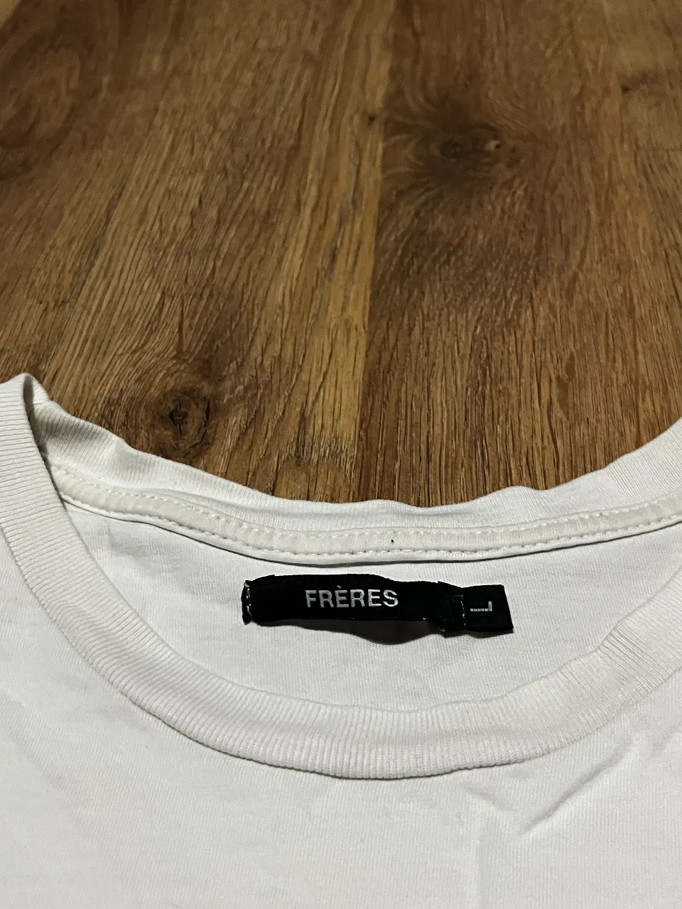 Remera Feres - Vista 3