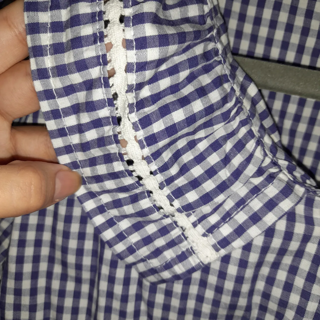 Remera Present serie - Vista 3