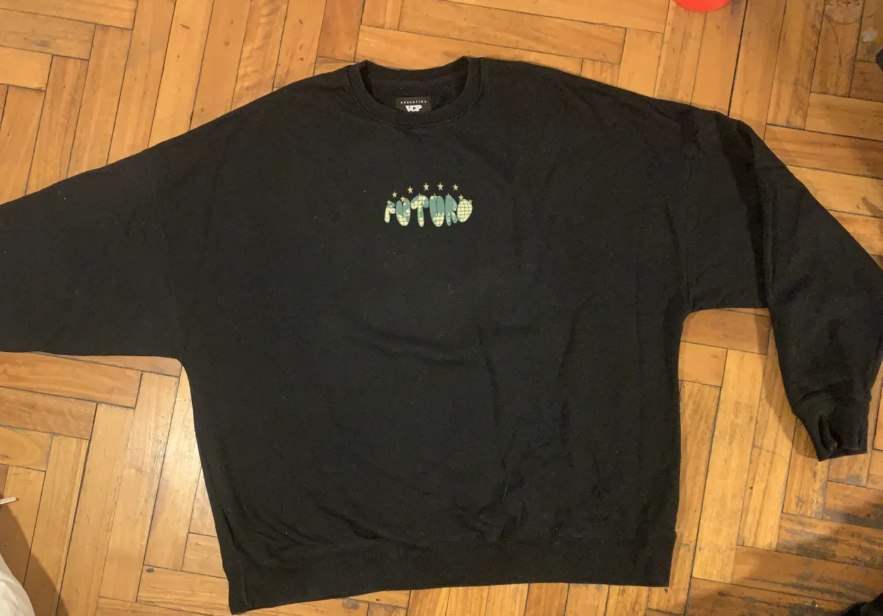 Buzo Marca nacional - Vista 2