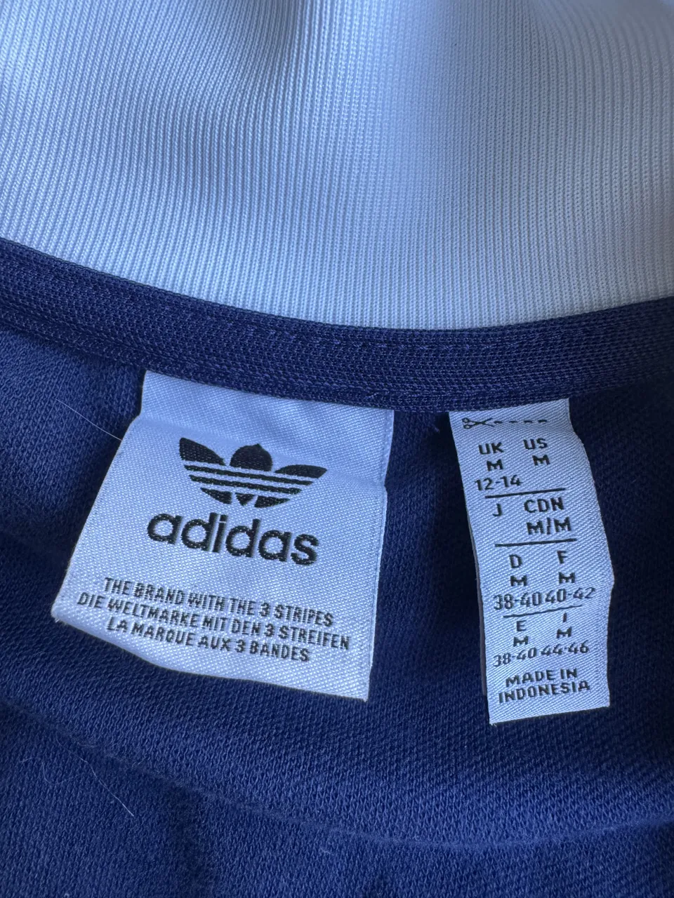 Buzo adidas - Vista 3