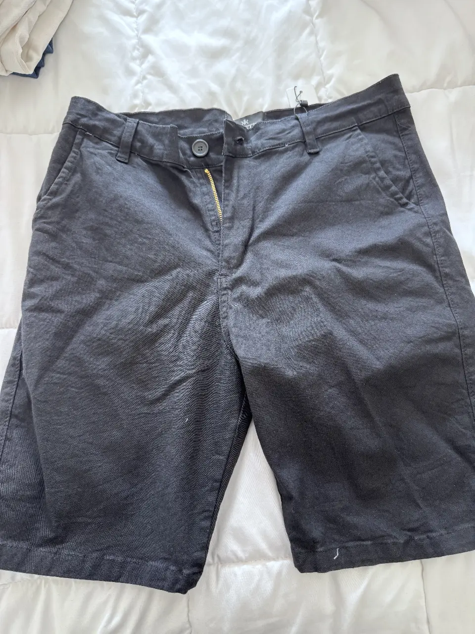 Bermuda de hombre color negro de la marca Klöster, con etiqueta. Talle 34.