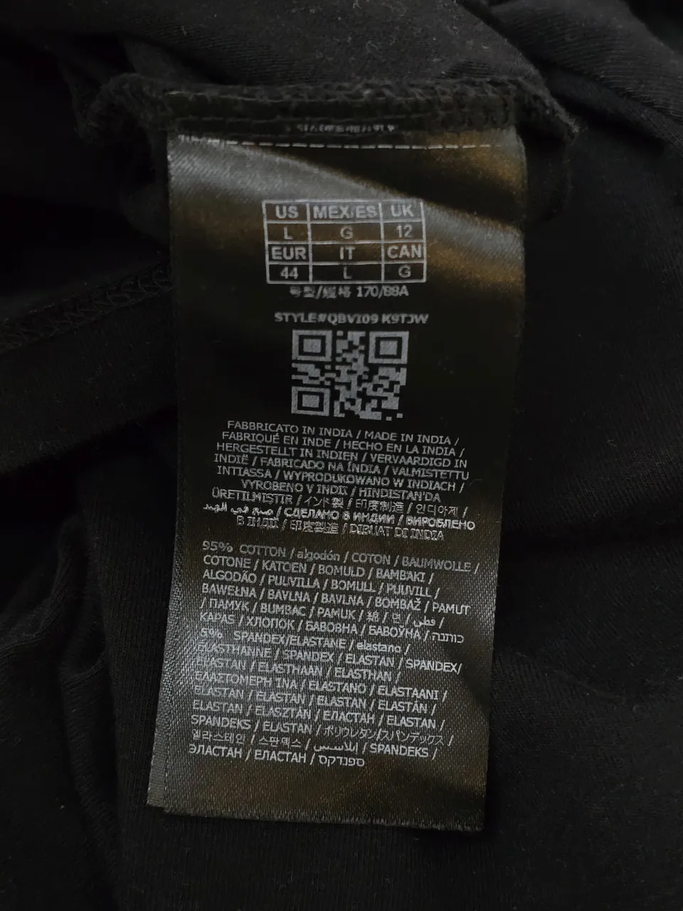 Remera GUESS - Vista 5