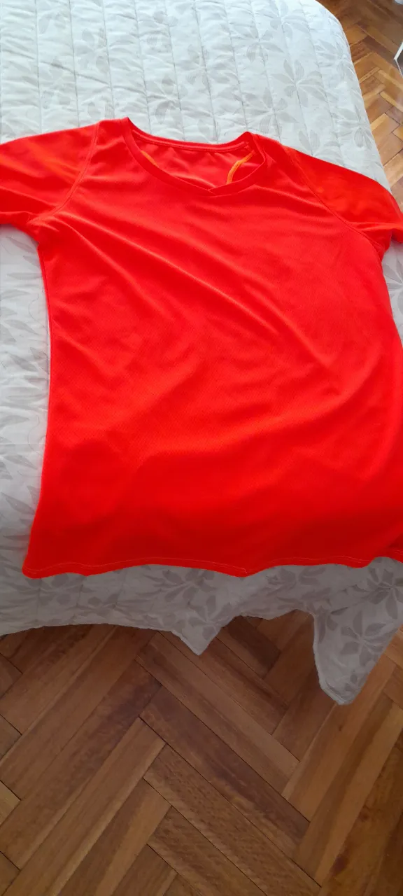 Remera Admit One - Vista 3