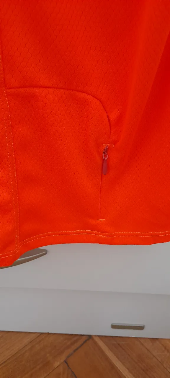 Remera Admit One - Vista 4